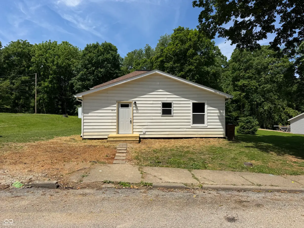 804 N Main Street, Veedersburg, IN 47987 - #1