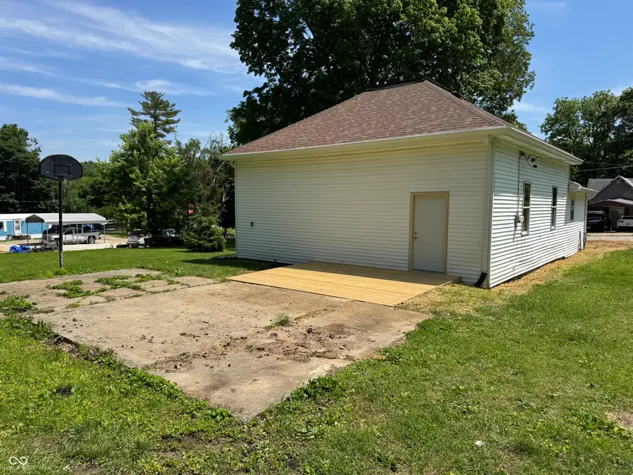 804 N Main Street, Veedersburg, IN 47987 - #3