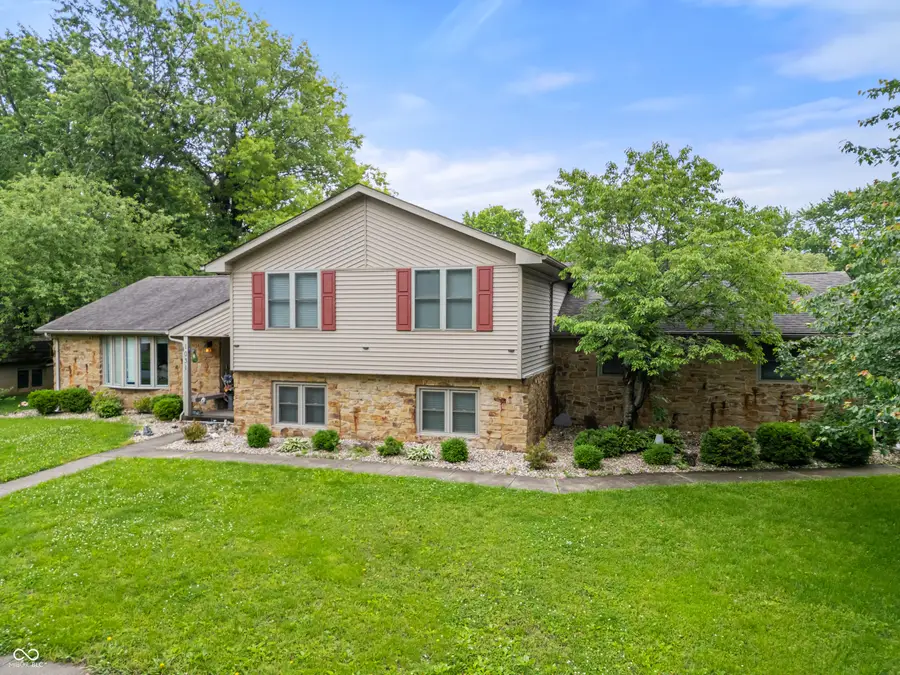 1031 Parkside Drive, Columbus, IN 47203 - #2