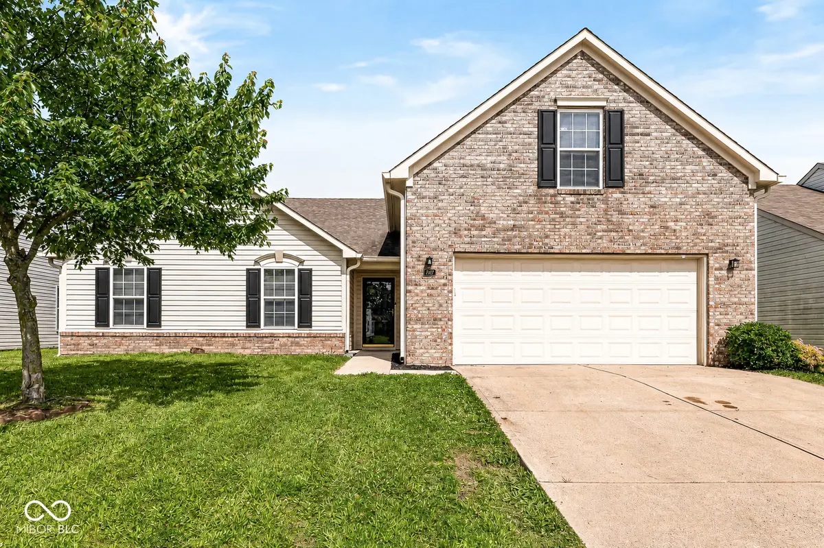 2747 Foxbriar Place, Indianapolis, IN 46203 - #1