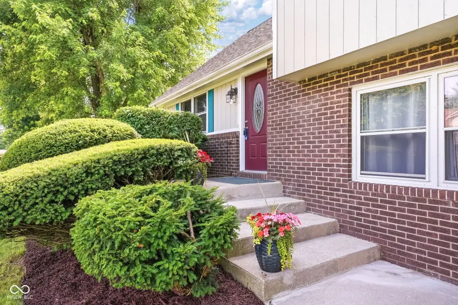 2924 Fox Pointe Drive, Columbus, IN 47203 - #2