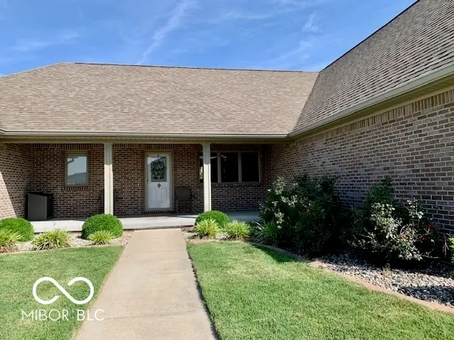 3555 Saint Andrews Place, Seymour, IN 47274 - #2