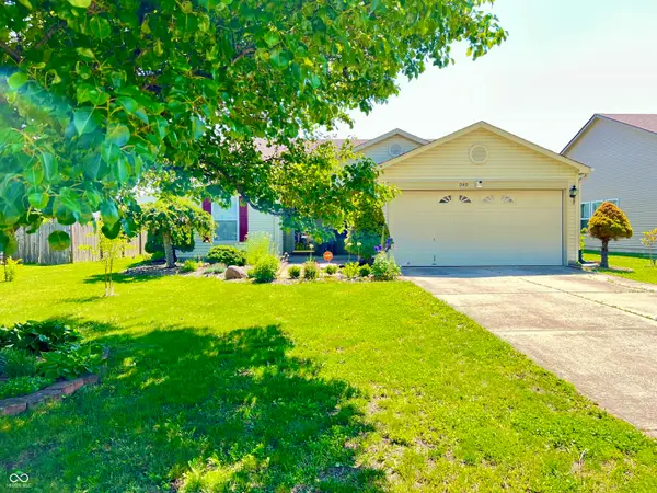 949 Runnymede Drive, Greenfield, IN 46140