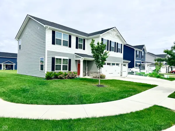2216 Holiday Creek Drive, Whitestown, IN 46075
