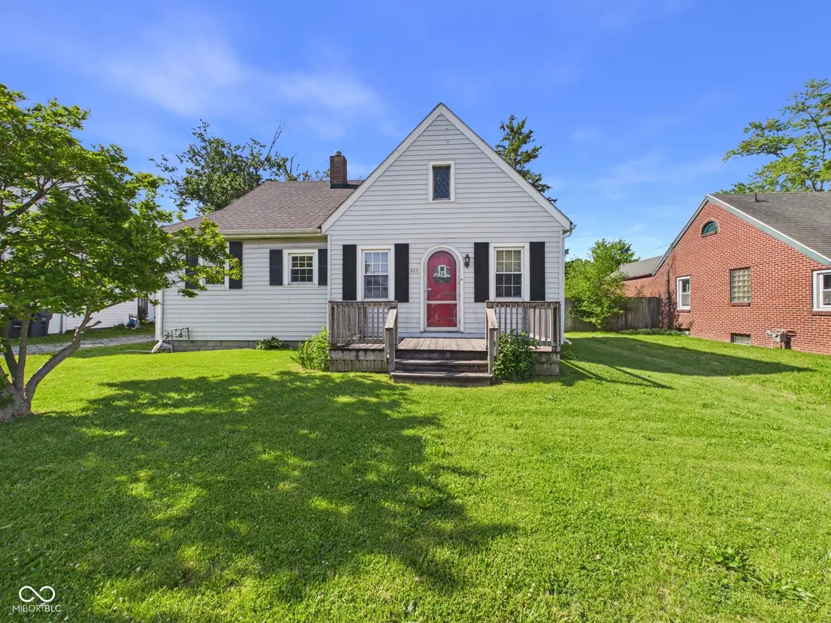 201 E 38th Street, Anderson, IN 46013 - #1
