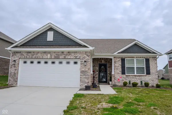 914 Ridge Rock Lane, Bargersville, IN 46106