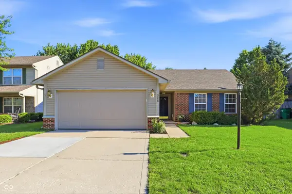 546 E Pine Ridge Drive, Westfield, IN 46074