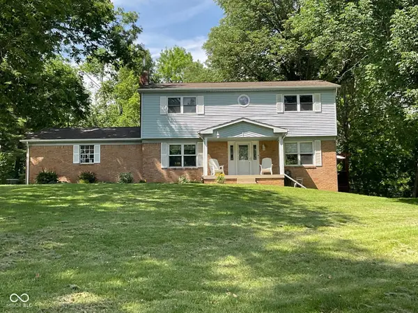 15830 E Lake Shore Drive N, Hope, IN 47246
