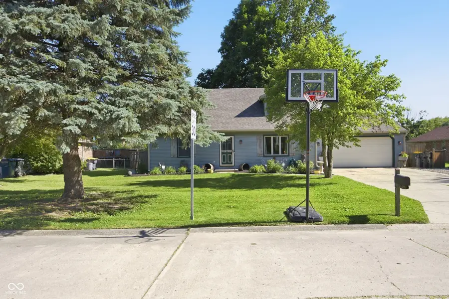 1517 E 43rd Street, Anderson, IN 46013 - #2