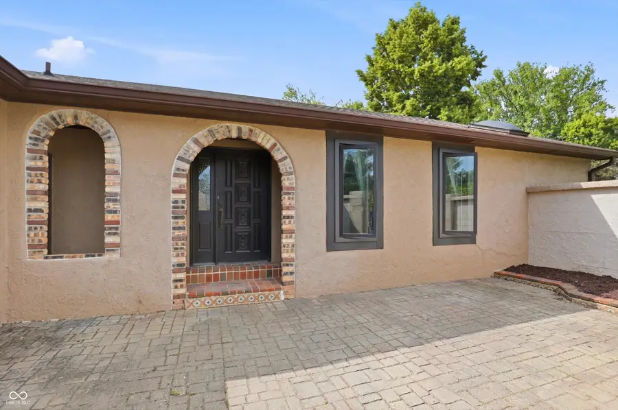 722 Covered Bridge Road, Greenwood, IN 46142 - #2