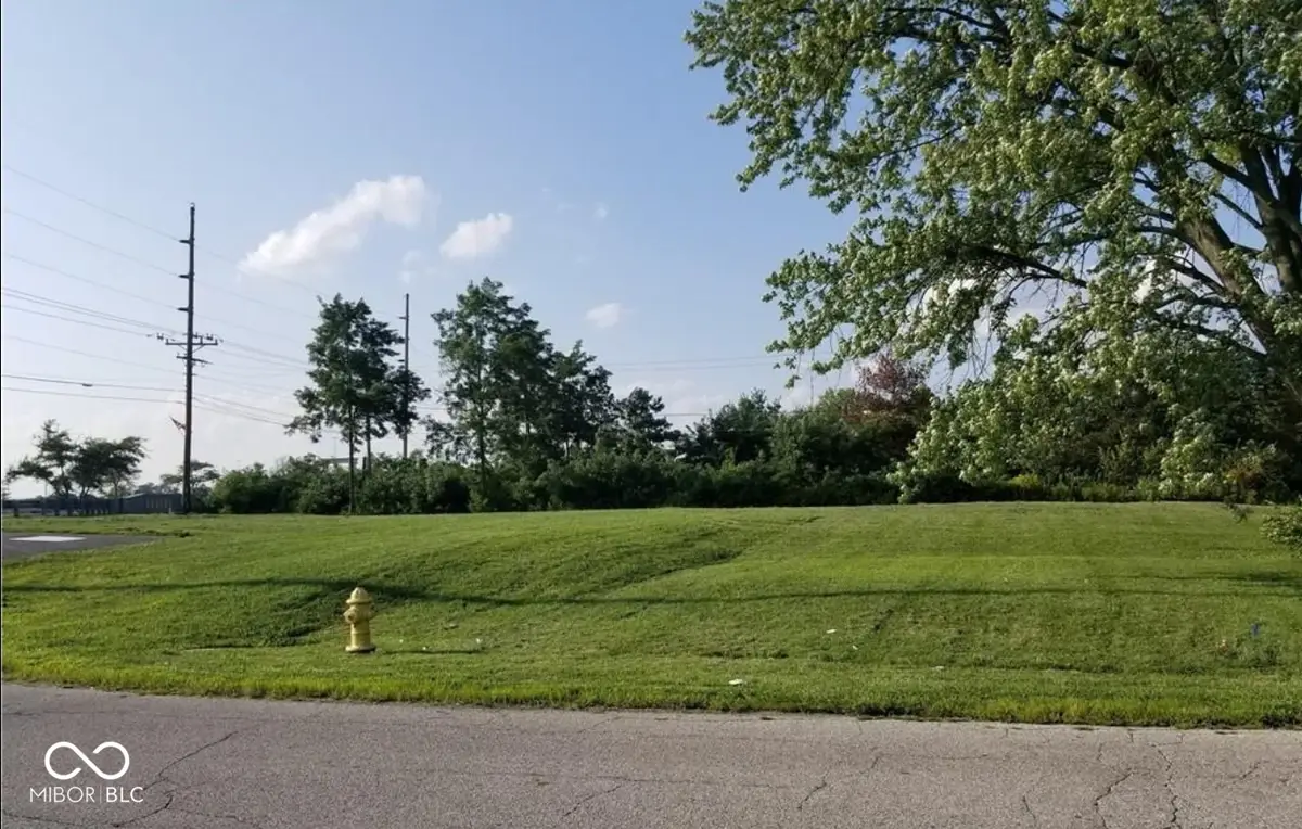 512 Pleasant Run Drive, Greenwood, IN 46142 - #1
