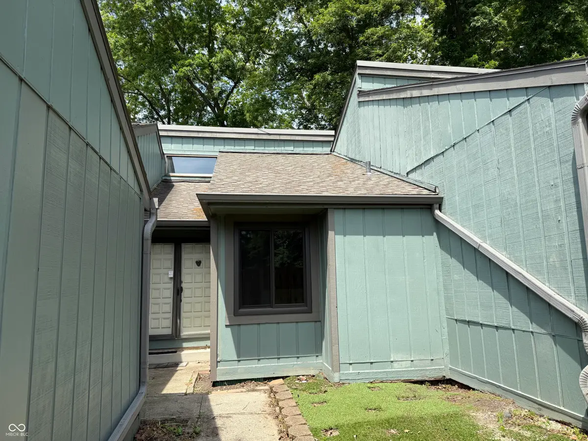 218 Sugarwood Lane, Avon, IN 46123 - #1