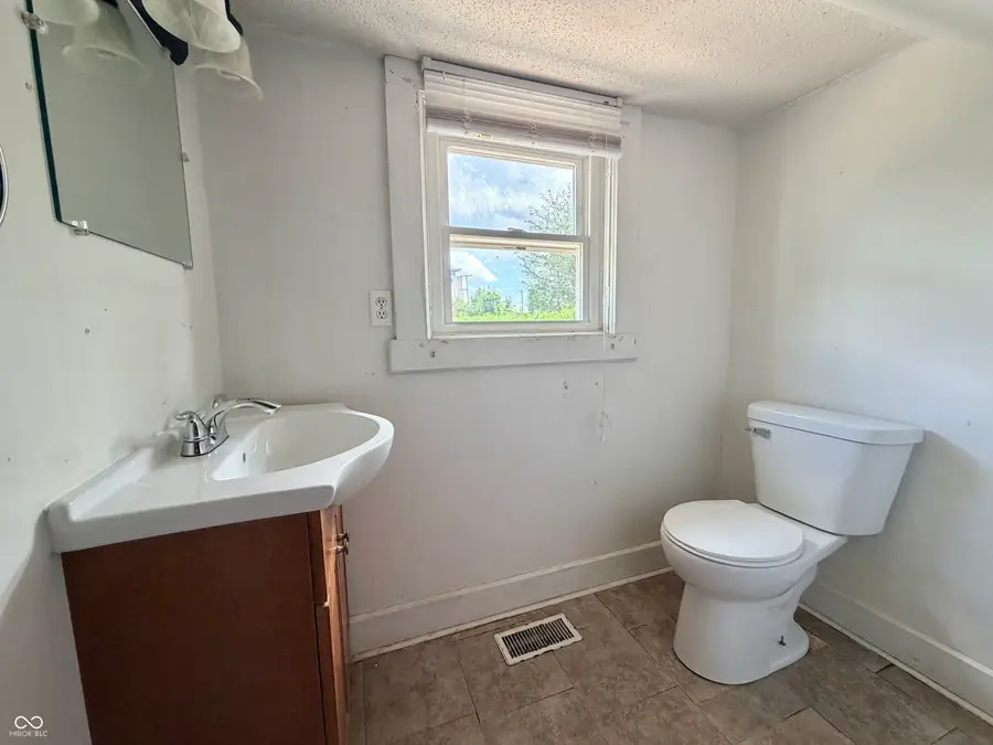 212 N Elm Street, Muncie, IN 47305 - #2