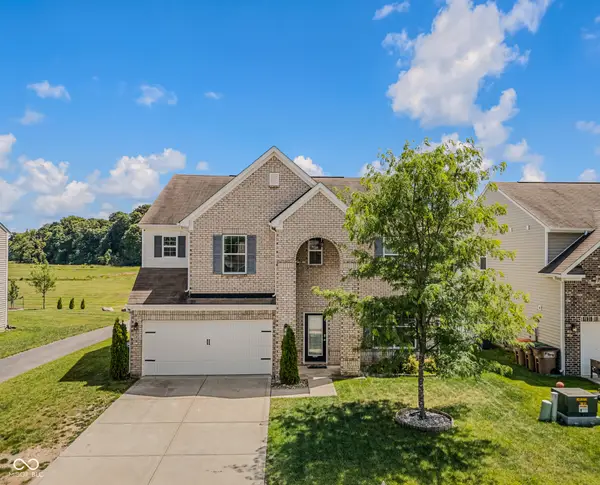 2071 Creek Bank Drive, Columbus, IN 47201