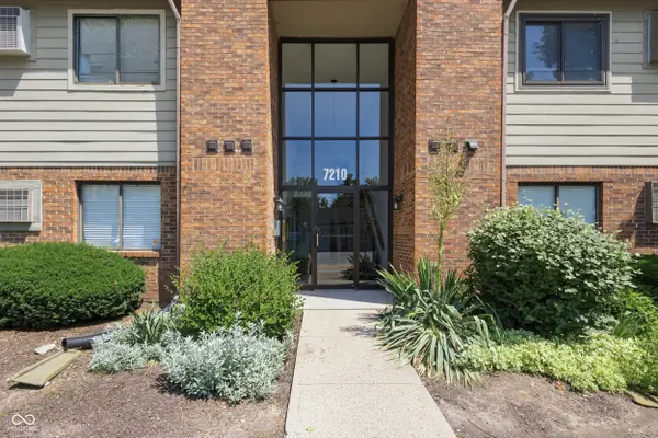 7210 Village Parkway Drive #6, Indianapolis, IN 46254