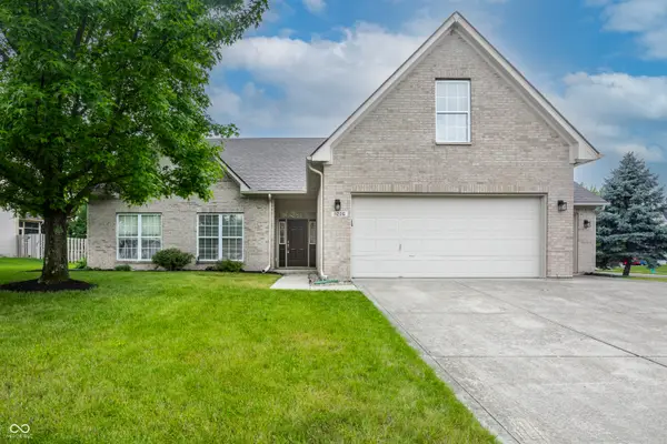 11206 Laurel Falls Lane, Fishers, IN 46037