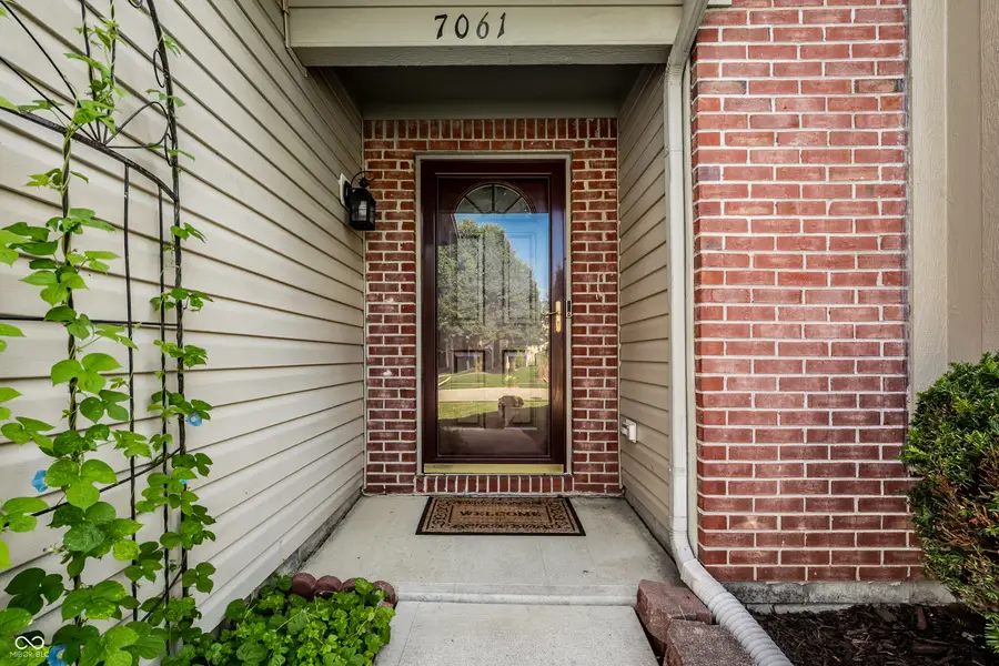 7061 N Lyndhurst Crossing, McCordsville, IN 46055 - #3