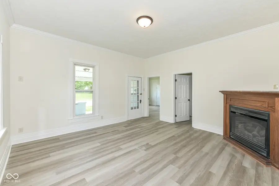 402 W Monroe Street, Alexandria, IN 46001 - #3