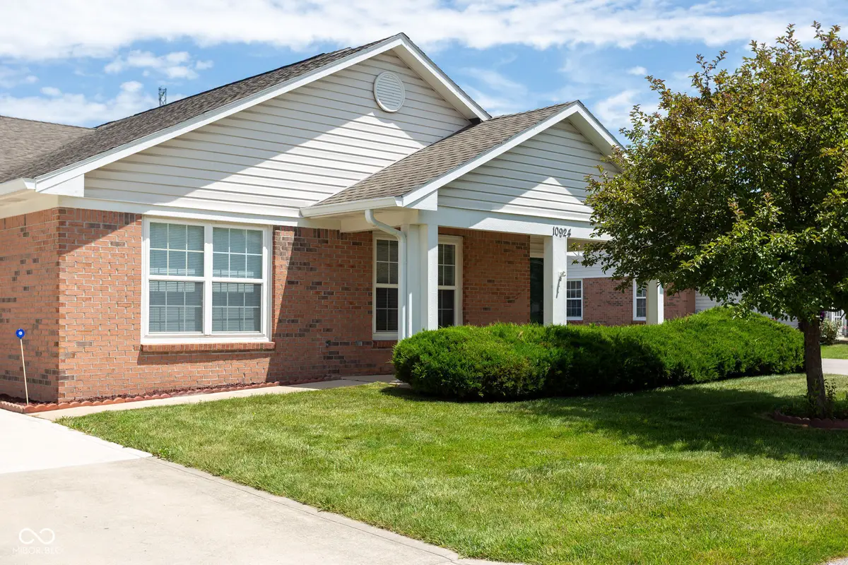 10924 St Petersburg Way, Indianapolis, IN 46229 - #1