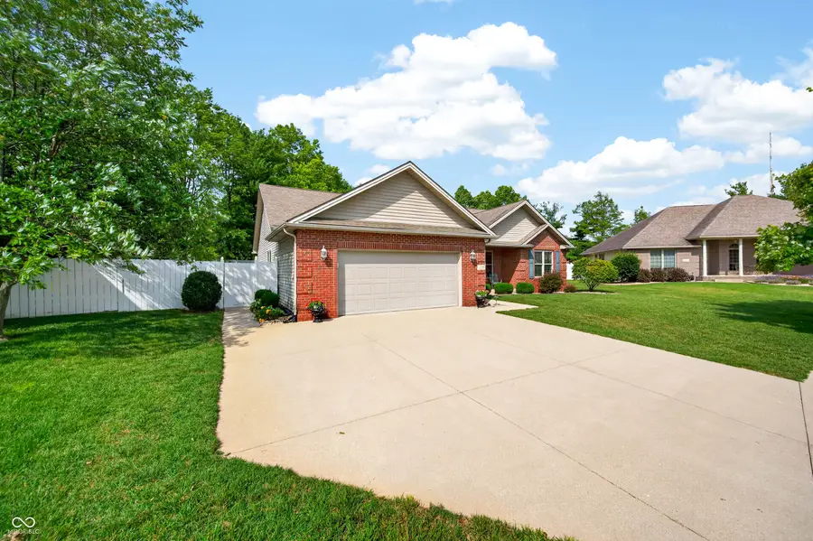 2516 Wyndham Place N, Columbus, IN 47203 - #2