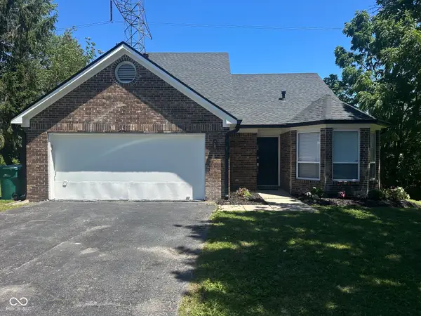 3511 Statuette, Indianapolis, IN 46214