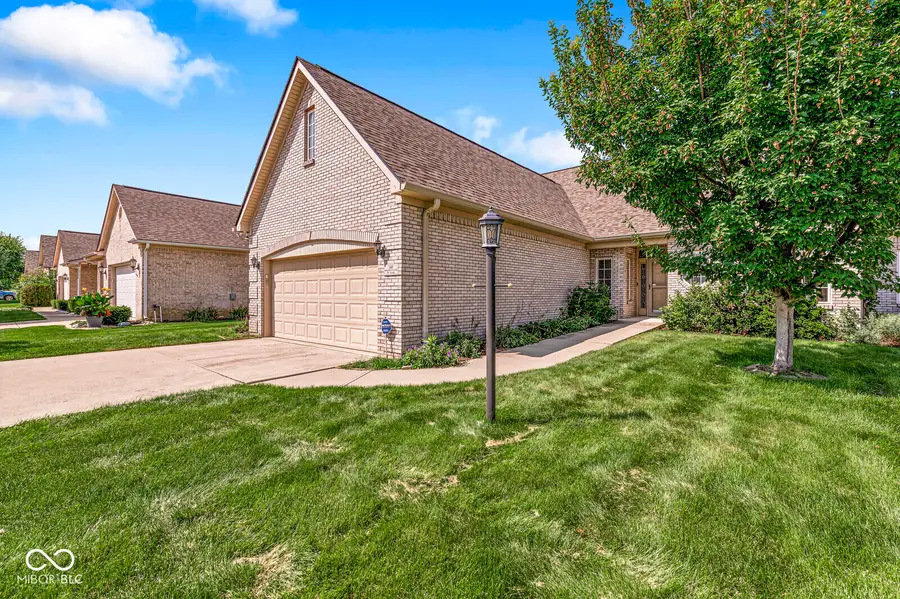 548 Parkhurst Court, Greenwood, IN 46142 - #3