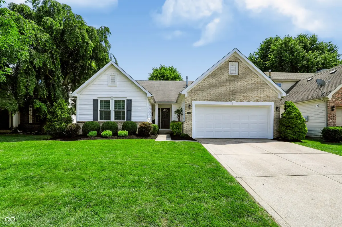 6517 Sussex Drive, Zionsville, IN 46077 - #1