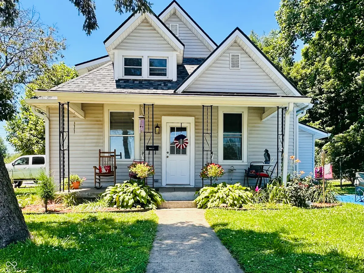 390 S Grant Street, Martinsville, IN 46151 - #1