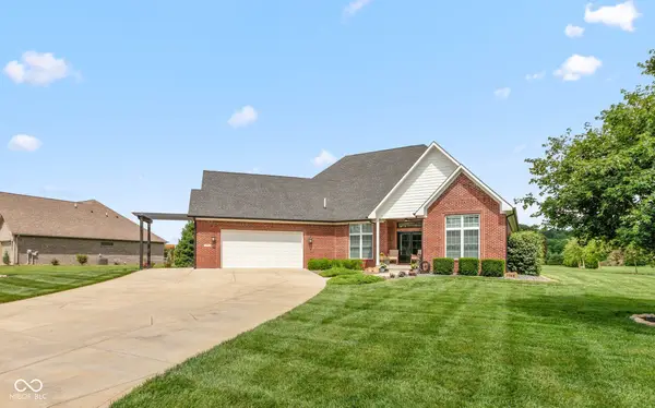 1055 Golden Leaf Drive, Martinsville, IN 46151