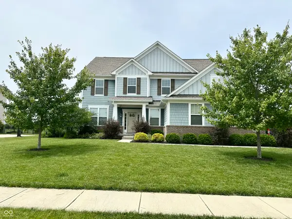 8752 Windpointe Pass, Zionsville, IN 46077