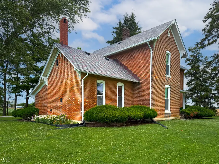 10021 N 400 W, Fountaintown, IN 46130 - #2