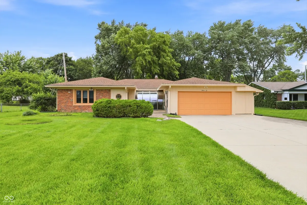 26 W Hill Valley Drive, Indianapolis, IN 46217 - #1