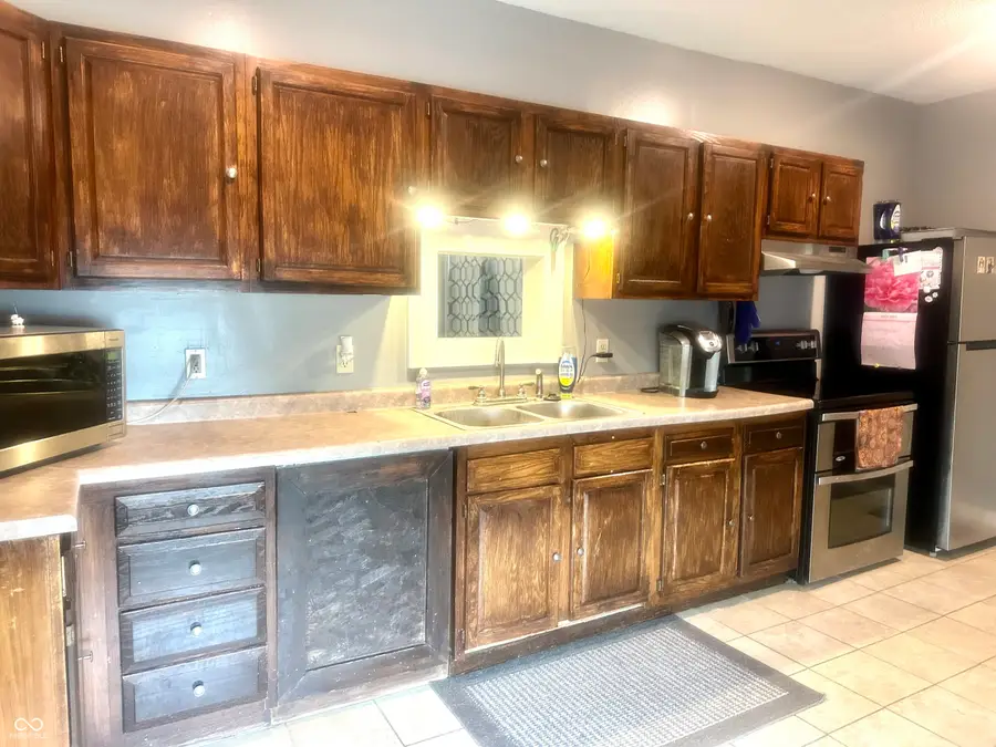 206 Whitlock Avenue, Crawfordsville, IN 47933 - #2