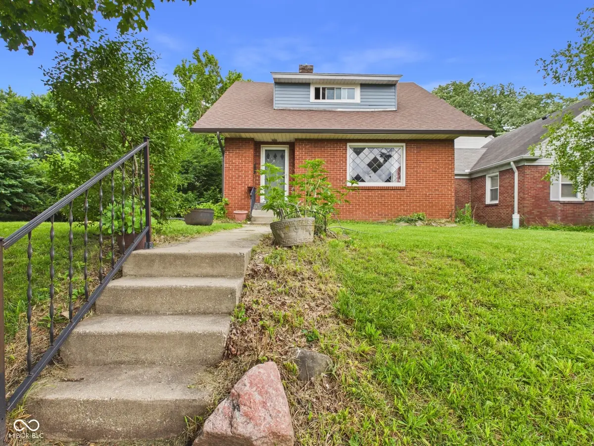 829 N Lesley Avenue, Indianapolis, IN 46219 - #1