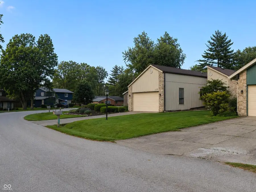 1169 E Garden Drive, Terre Haute, IN 47802 - #2