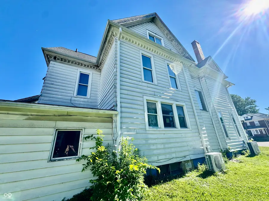 415 S Washington Street, Crawfordsville, IN 47933 - #3