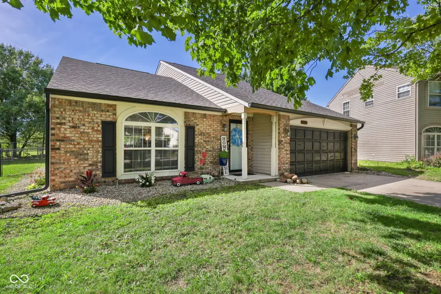 6677 Wimbledon Drive, Zionsville, IN 46077 - #2
