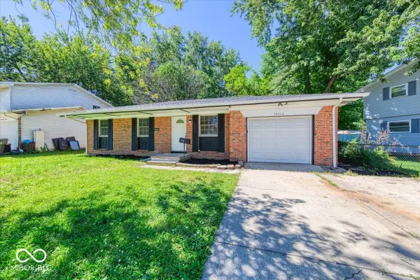 10016 Meadowlark Manor, Indianapolis, IN 46235