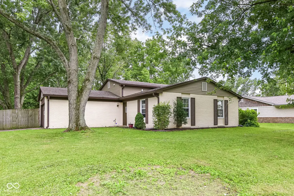 3983 Pineview Lane, Greenwood, IN 46142 - #1
