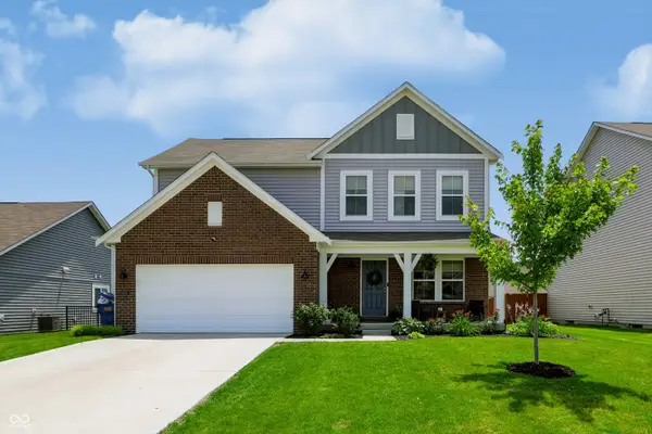 5521 Woods Pointe Drive, McCordsville, IN 46055