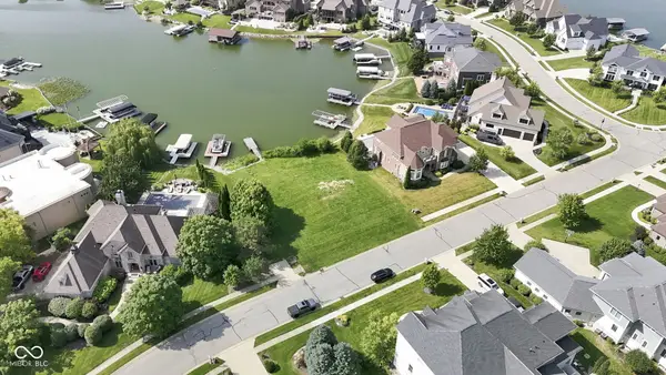13612 Kingston Drive, McCordsville, IN 46055