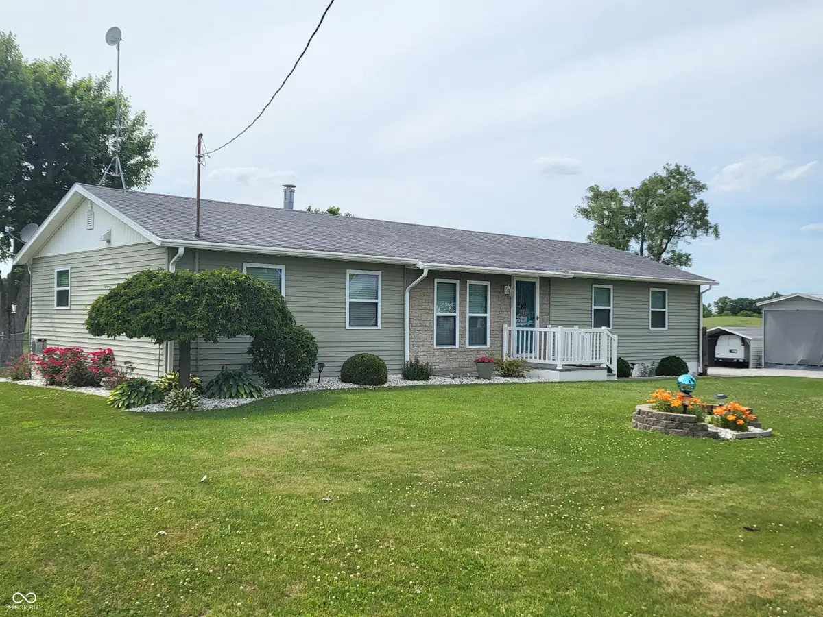 6630 S State Road 3, Wolcottville, IN 46795 - #1