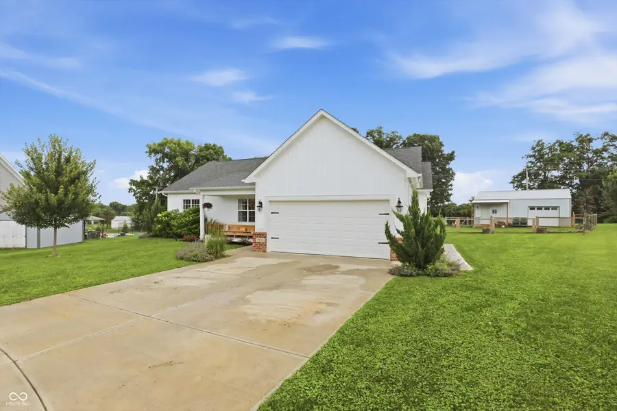 3670 E Waterford Court, Cloverdale, IN 46120 - #2