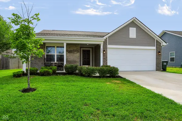 425 Thunderwood, Greenfield, IN 46140