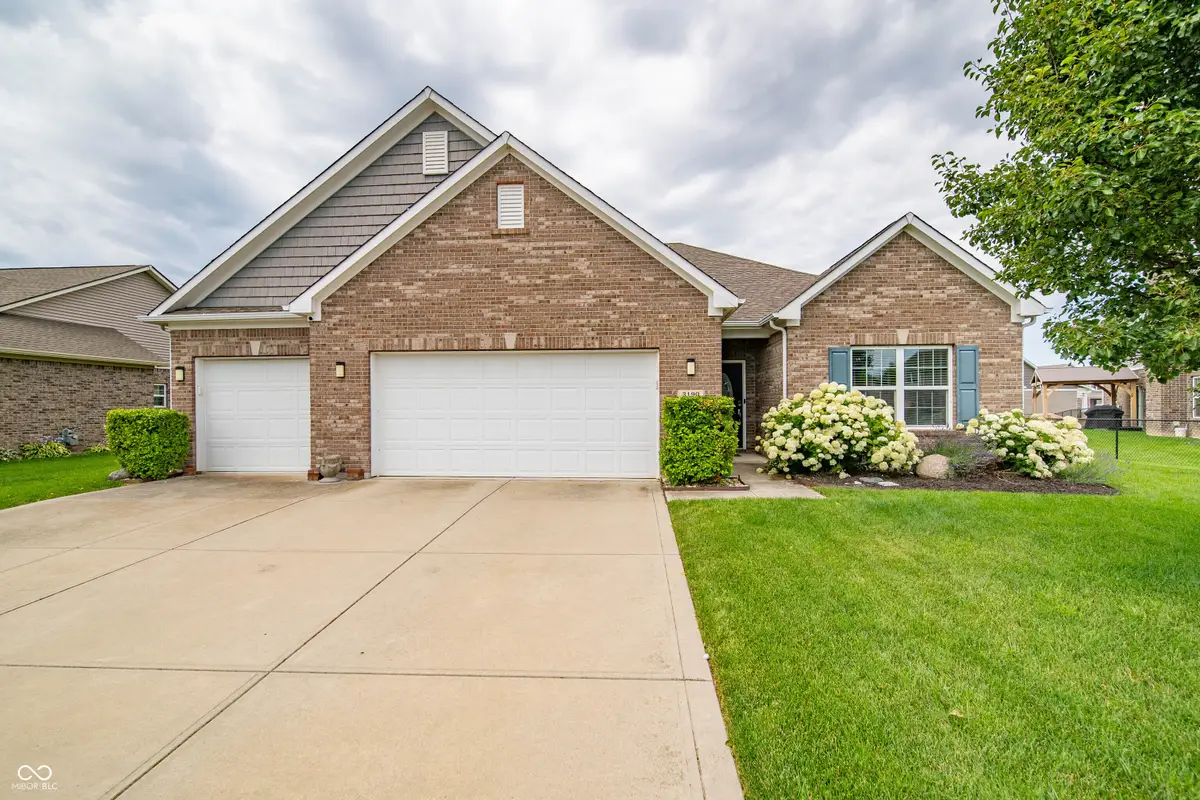 3190 S Courtney Drive, New Palestine, IN 46163 - #1