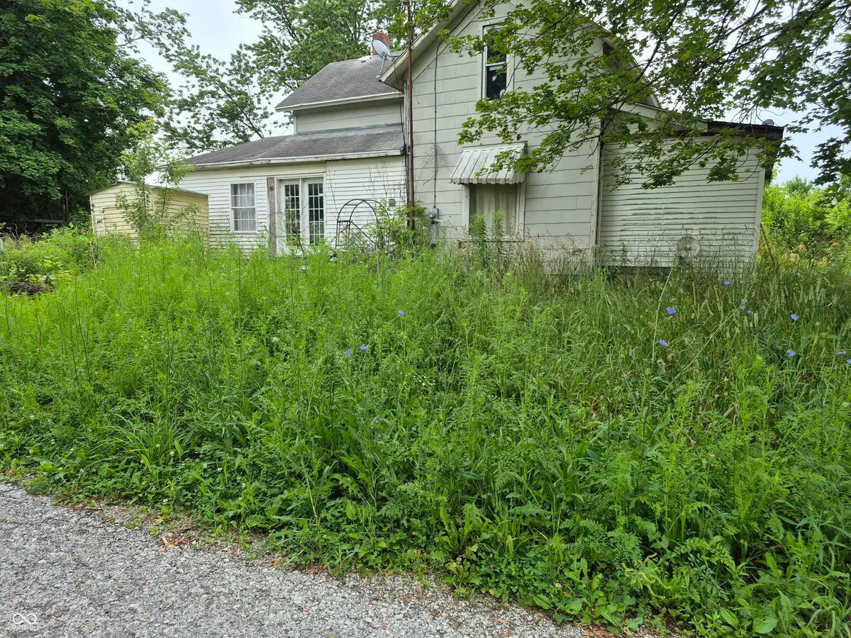 125 W Woodring Road, North Manchester, IN 46962 - #1