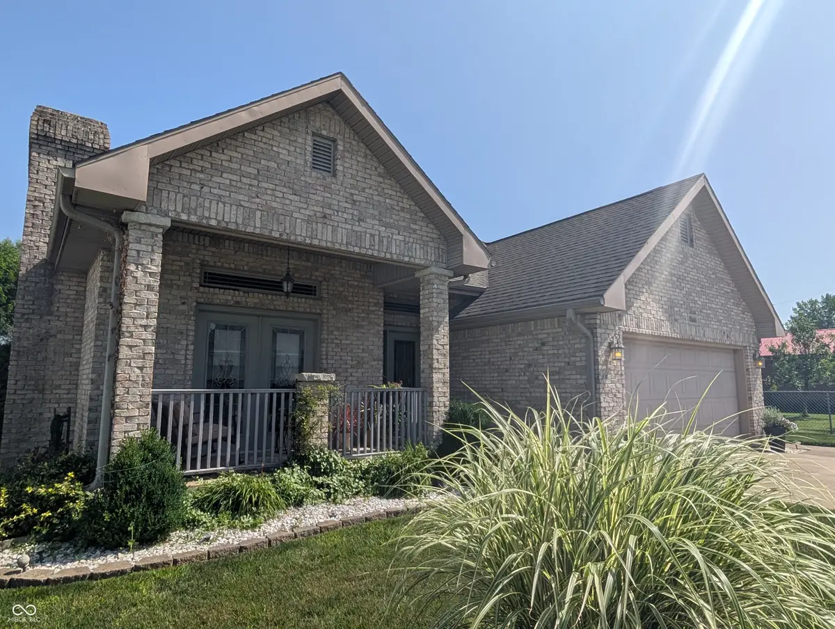 628 E 8th Street, Rushville, IN 46173 - #1