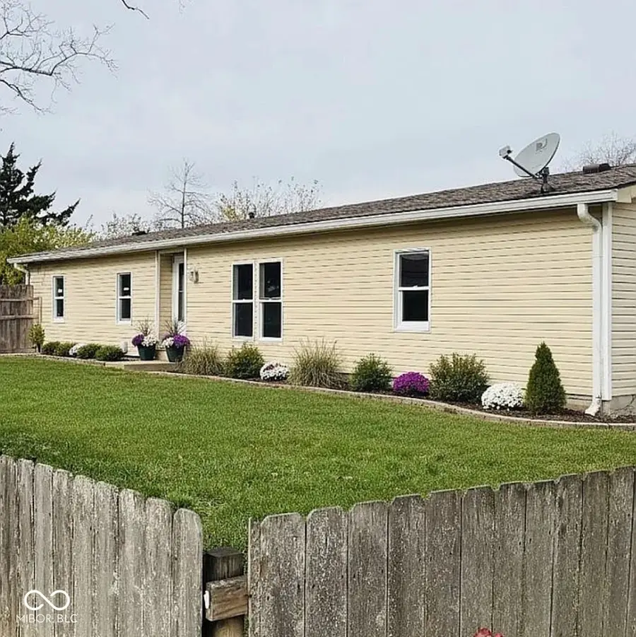 52 Fountain Lake Drive, Greenfield, IN 46140 - #3