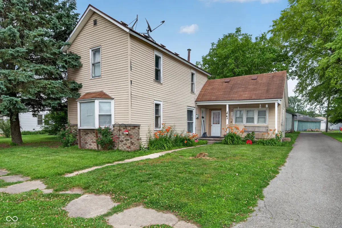 110 E North Street, Royal Center, IN 46978 - #1