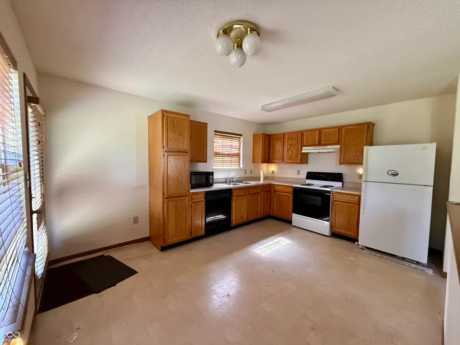18061 Sanibel Circle, Westfield, IN 46062 - #2